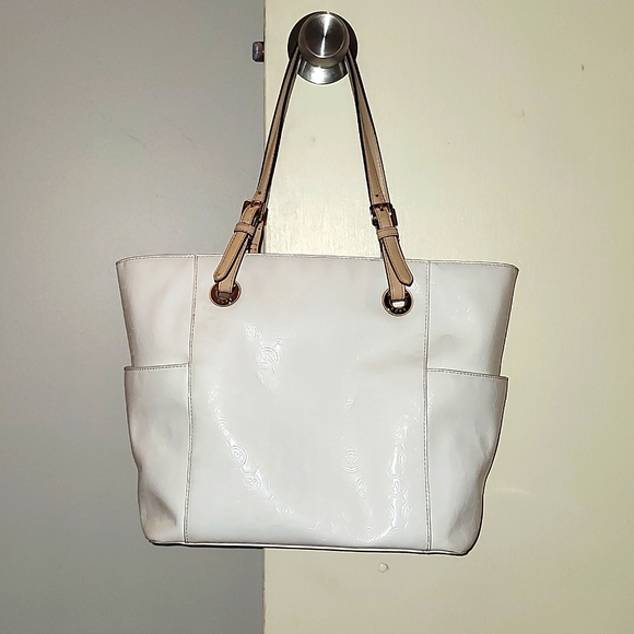 ⭐️ Michael Kors Jet Set MK Logo White Patent Tote Bag - Picture 3 of 7